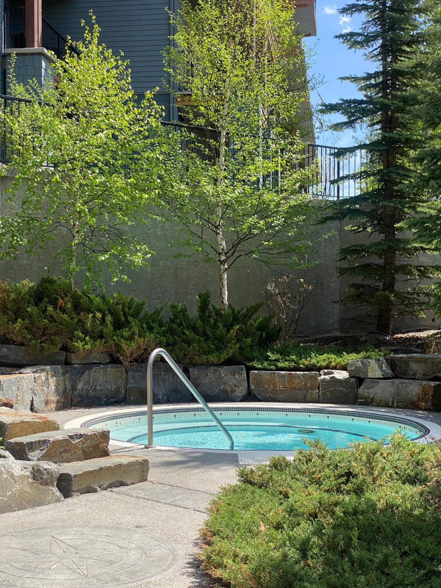 Silver Creek Lodge Canmore Exterior photo